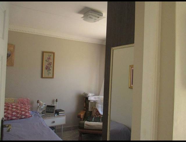 6 BEDROOM HOUSE FOR SALE IN DANA BAY